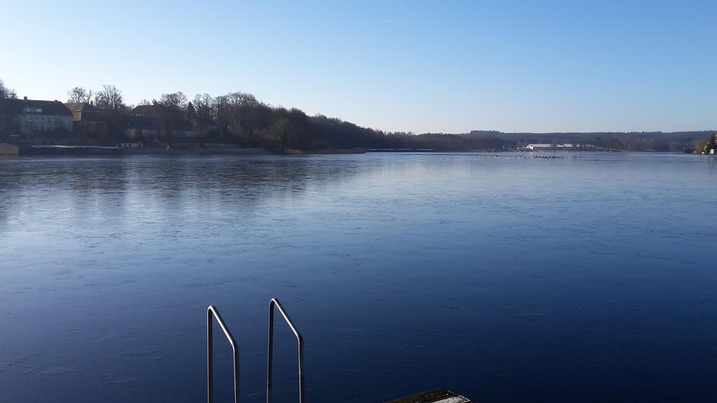 Fewo Direkt Am See - Malchow Apartment Malchow  Bagian luar foto