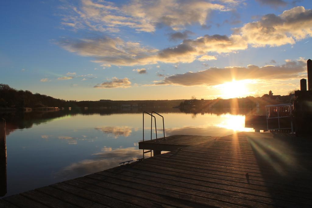 Fewo Direkt Am See - Malchow Apartment Malchow  Bagian luar foto